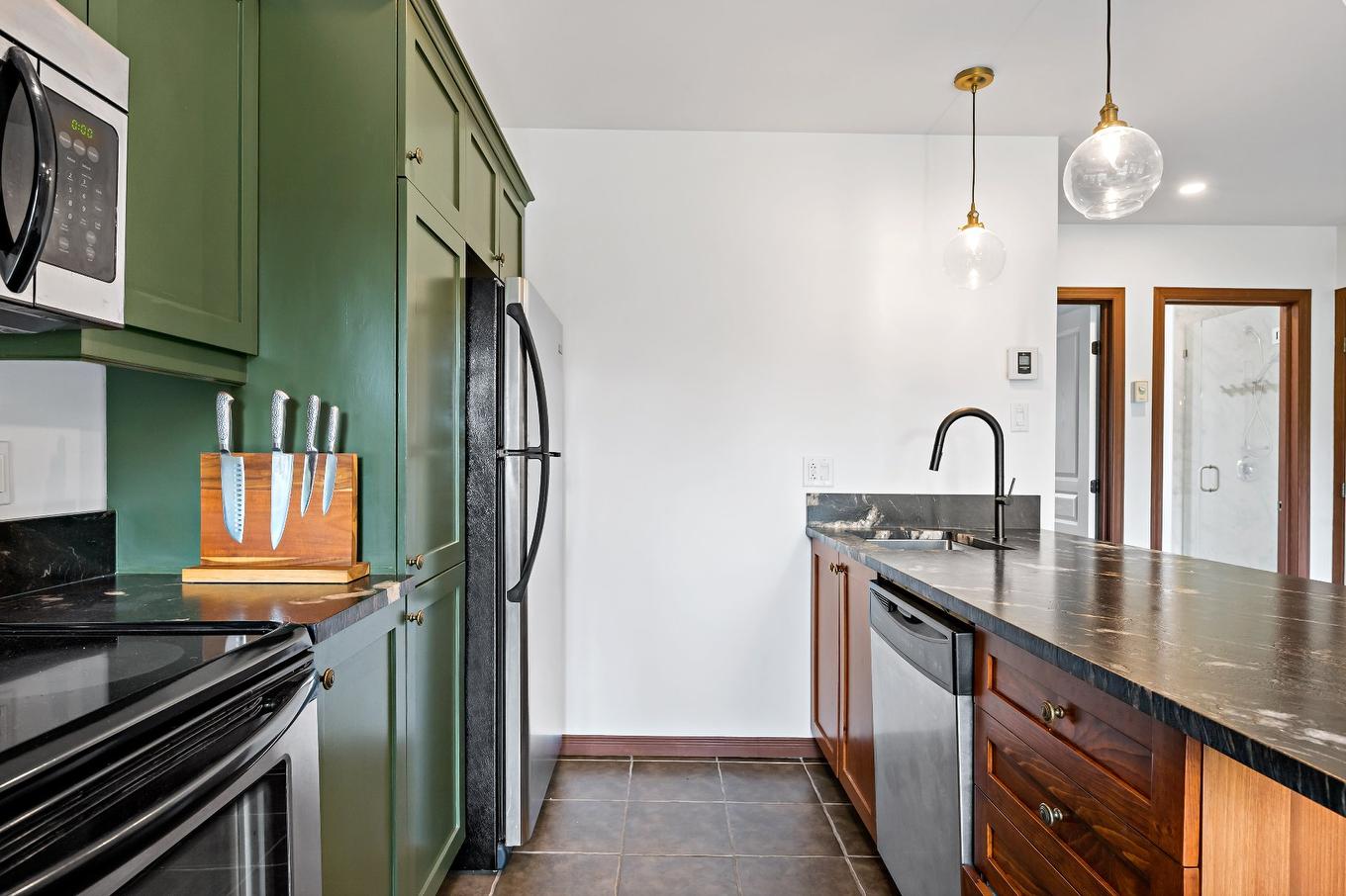 Kitchen - 1808 Ch. Du Golf, Mont-Tremblant, QC - Indoor Photo Showing Kitchen