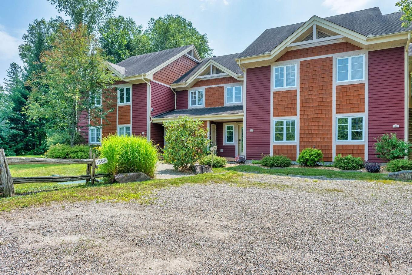 Frontage - 1808 Ch. Du Golf, Mont-Tremblant, QC - Outdoor With Facade