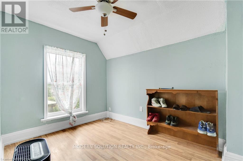 204 Sherman Avenue, Hamilton, ON - Indoor Photo Showing Other Room