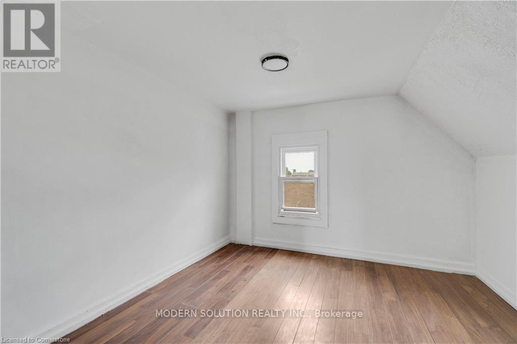 204 Sherman Avenue, Hamilton, ON - Indoor Photo Showing Other Room