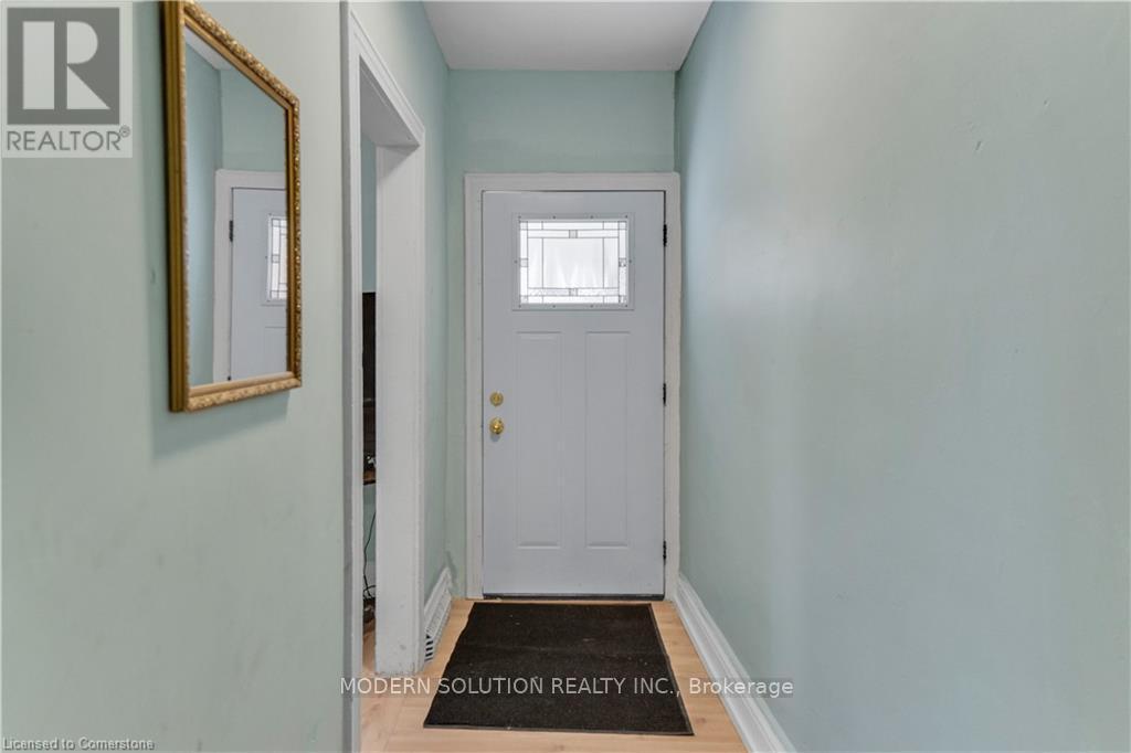 204 Sherman Avenue, Hamilton, ON - Indoor Photo Showing Other Room