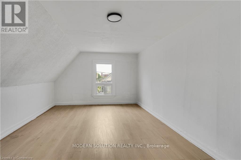 204 Sherman Avenue, Hamilton, ON - Indoor Photo Showing Other Room