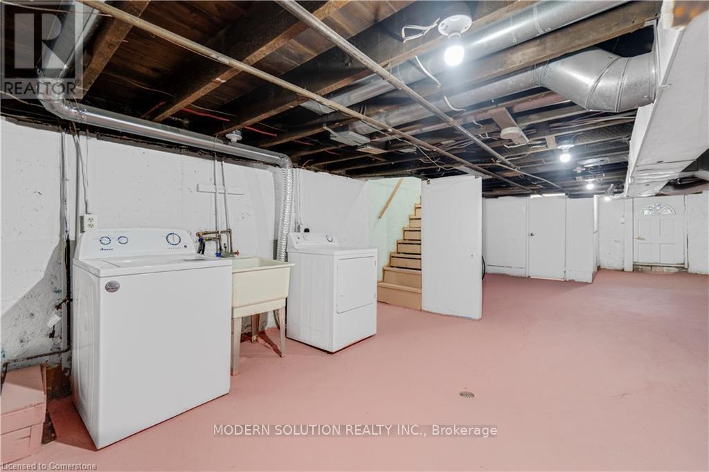 204 Sherman Avenue, Hamilton, ON - Indoor Photo Showing Laundry Room