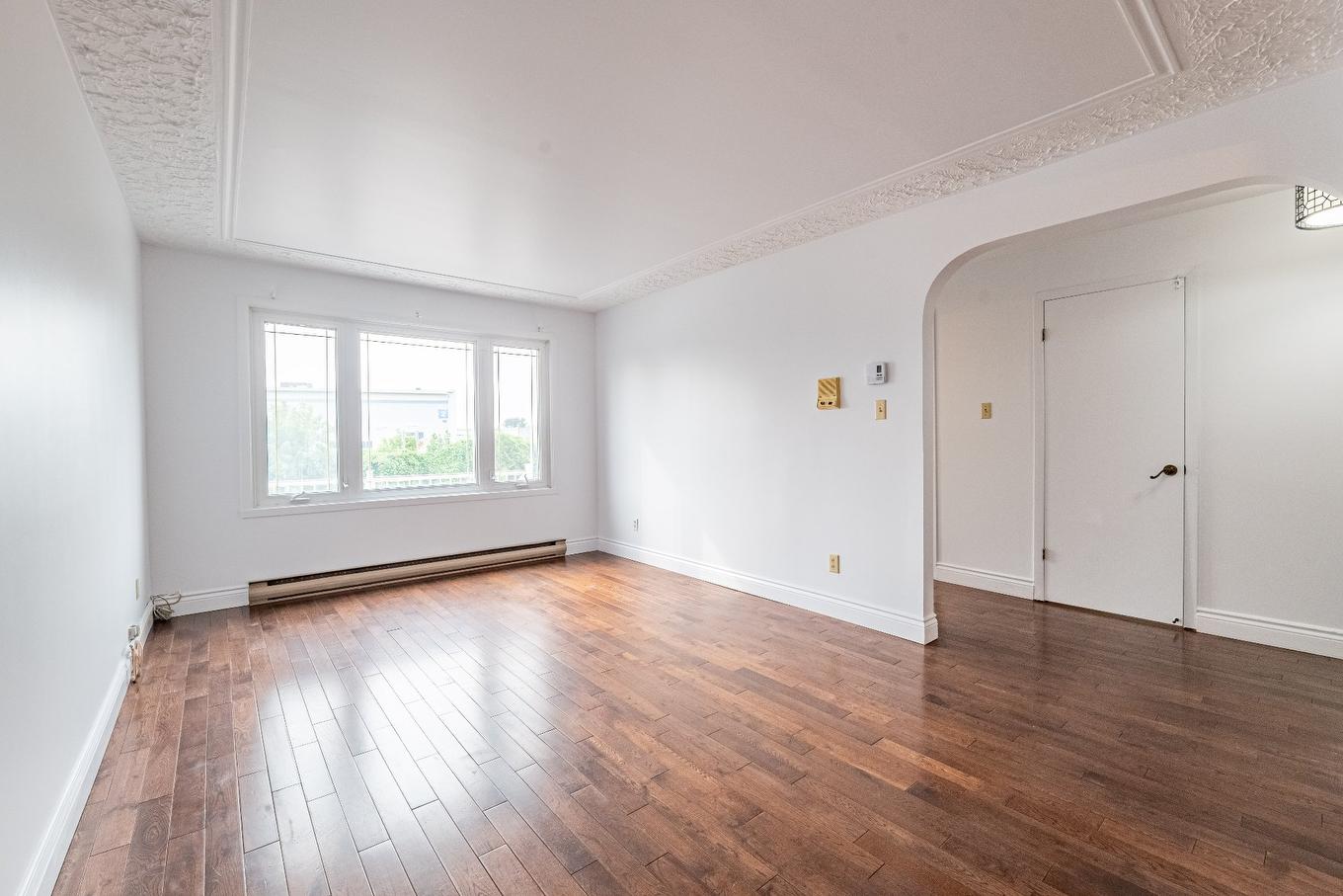 Salon - 8312 Rue Cordner, Montréal (Lasalle), QC - Indoor Photo Showing Other Room