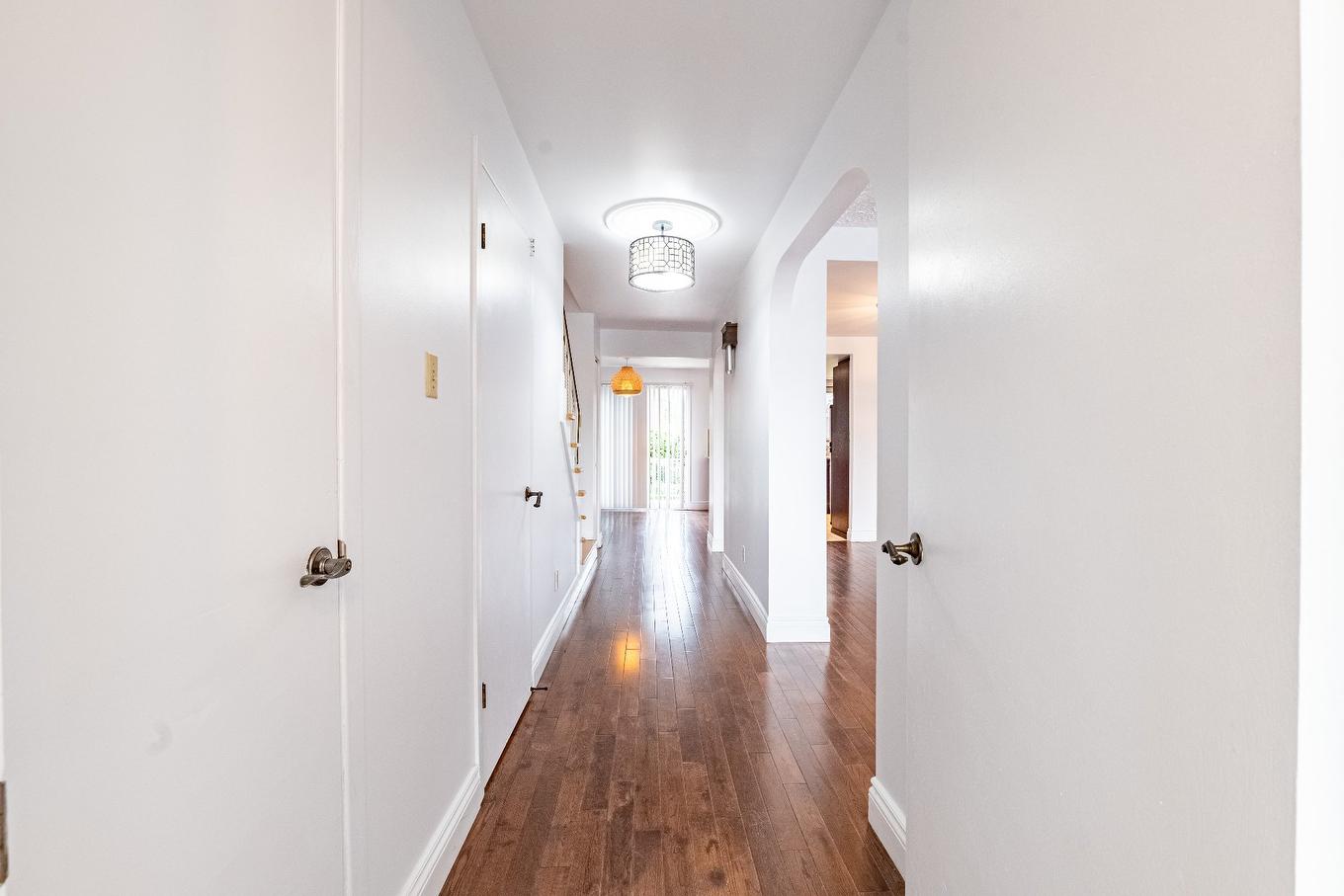 Hall d'entrée/Vestibule - 8312 Rue Cordner, Montréal (Lasalle), QC - Indoor Photo Showing Other Room