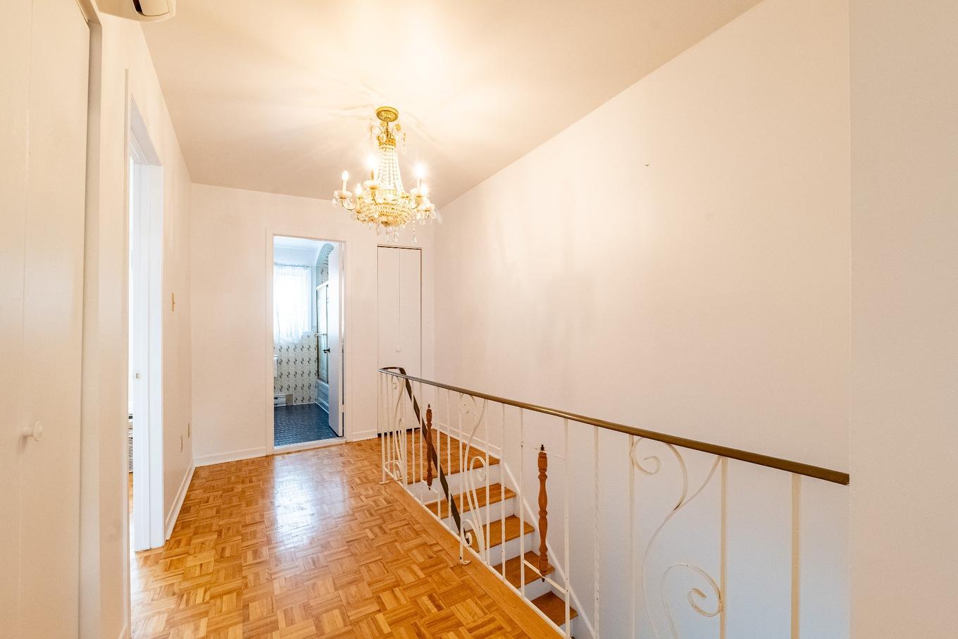 Escalier - 8312 Rue Cordner, Montréal (Lasalle), QC - Indoor Photo Showing Other Room