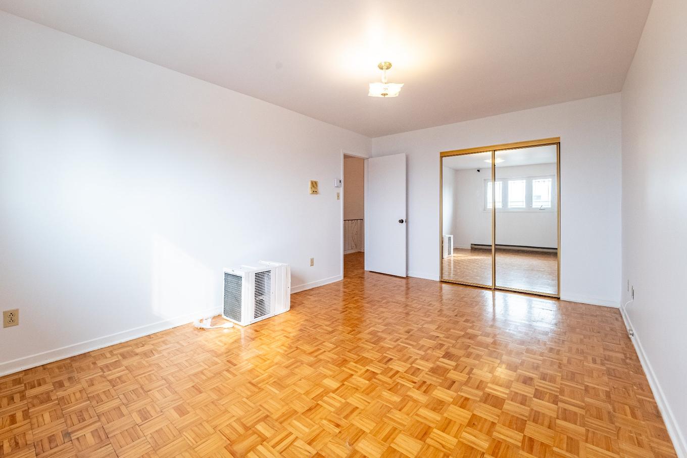 Chambre à coucher principale - 8312 Rue Cordner, Montréal (Lasalle), QC - Indoor Photo Showing Other Room