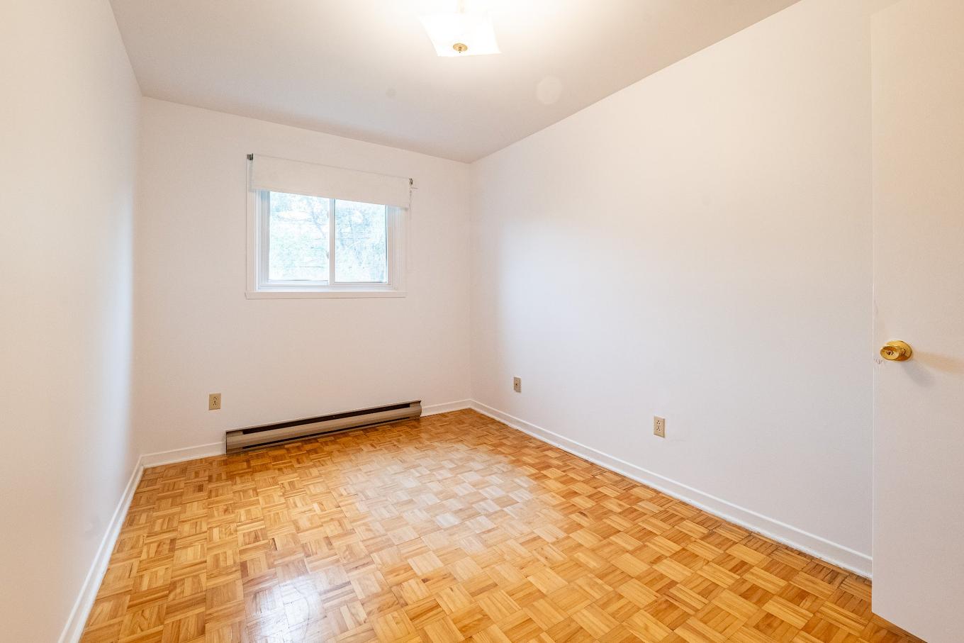 Chambre à coucher - 8312 Rue Cordner, Montréal (Lasalle), QC - Indoor Photo Showing Other Room