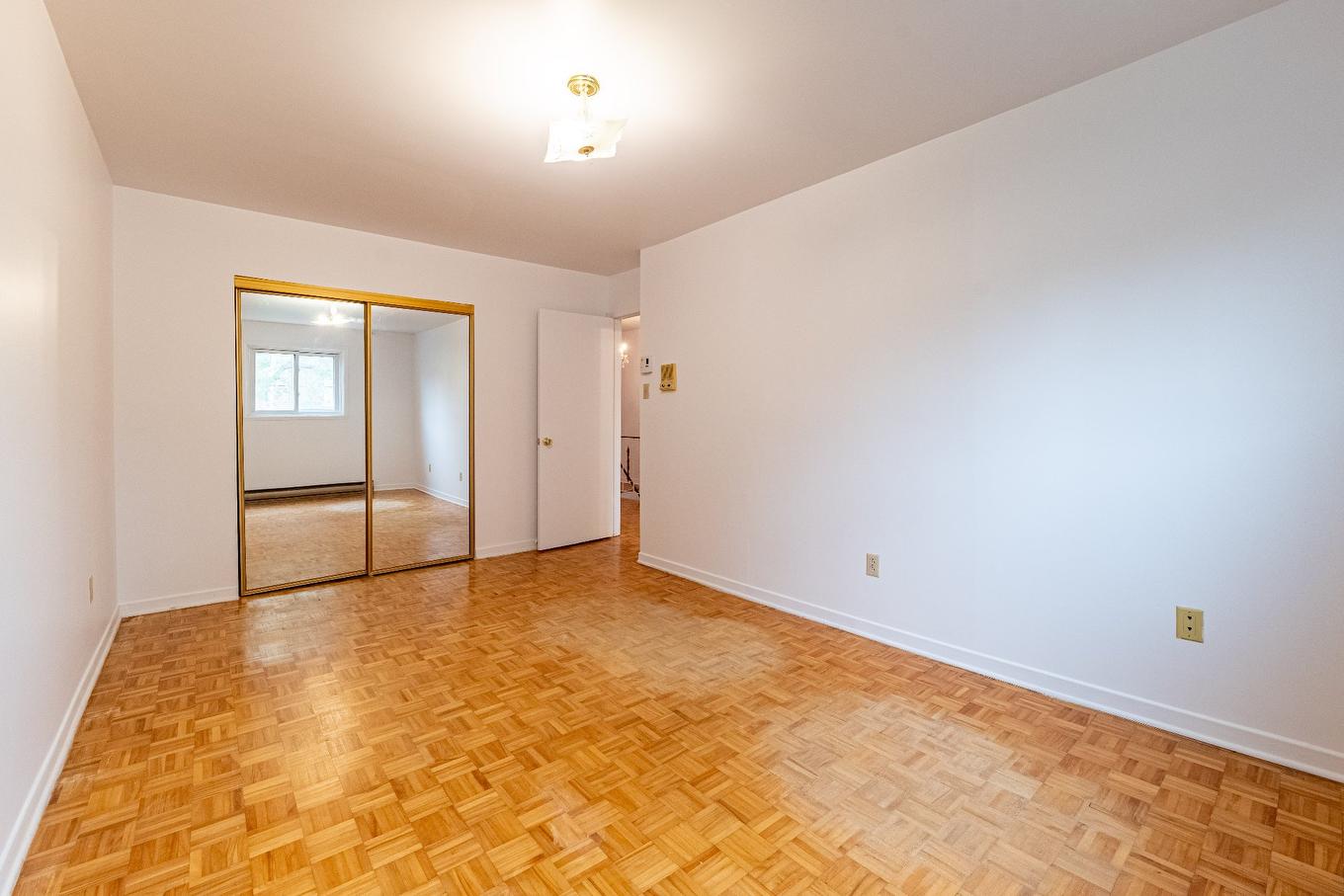 Chambre à coucher - 8312 Rue Cordner, Montréal (Lasalle), QC - Indoor Photo Showing Other Room