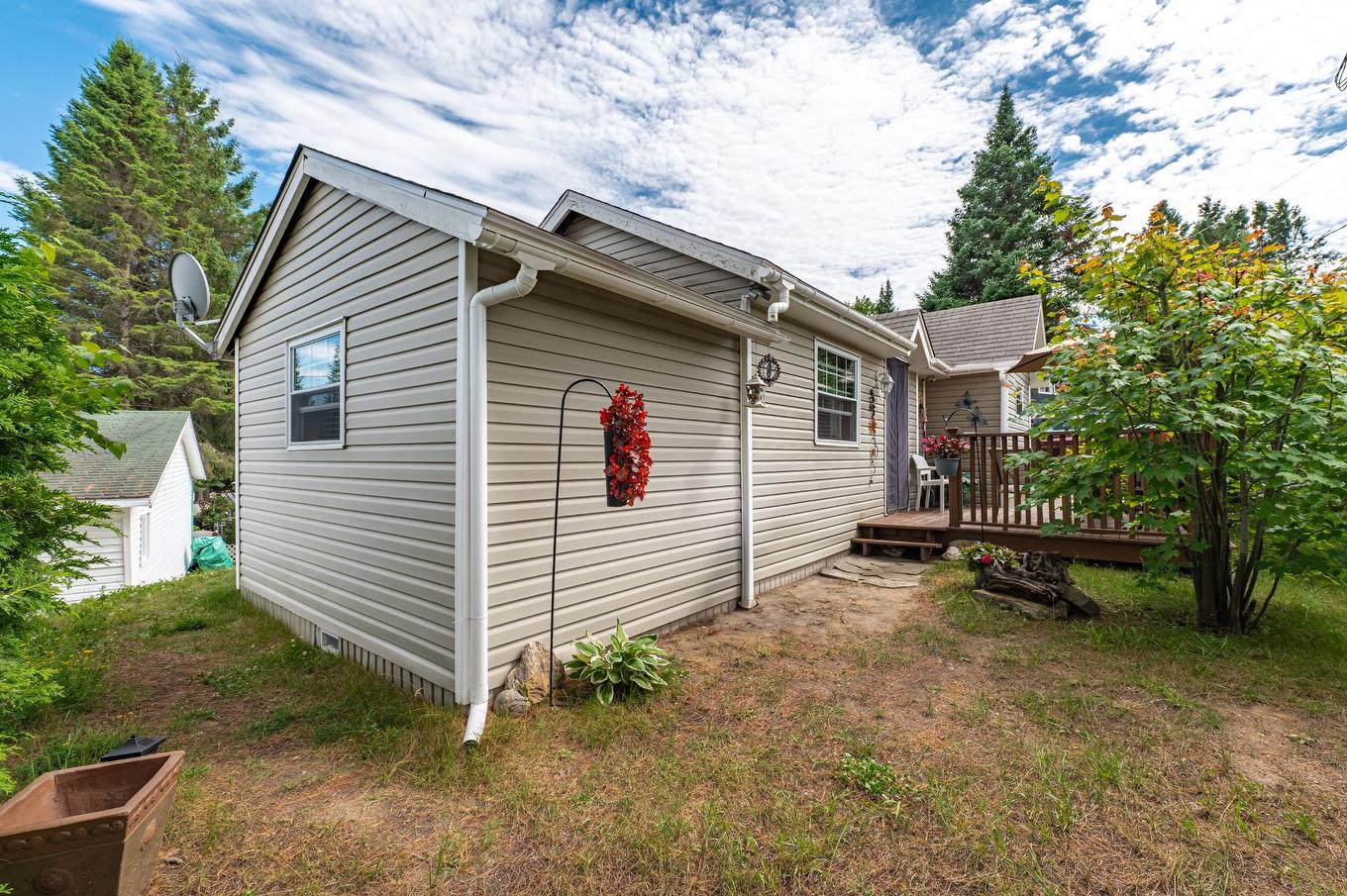 Face arrière - 16 Ch. De La Vallée-Bleue, Val-David, QC - Outdoor