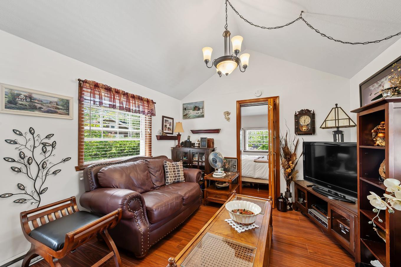 Salon - 16 Ch. De La Vallée-Bleue, Val-David, QC - Indoor Photo Showing Living Room