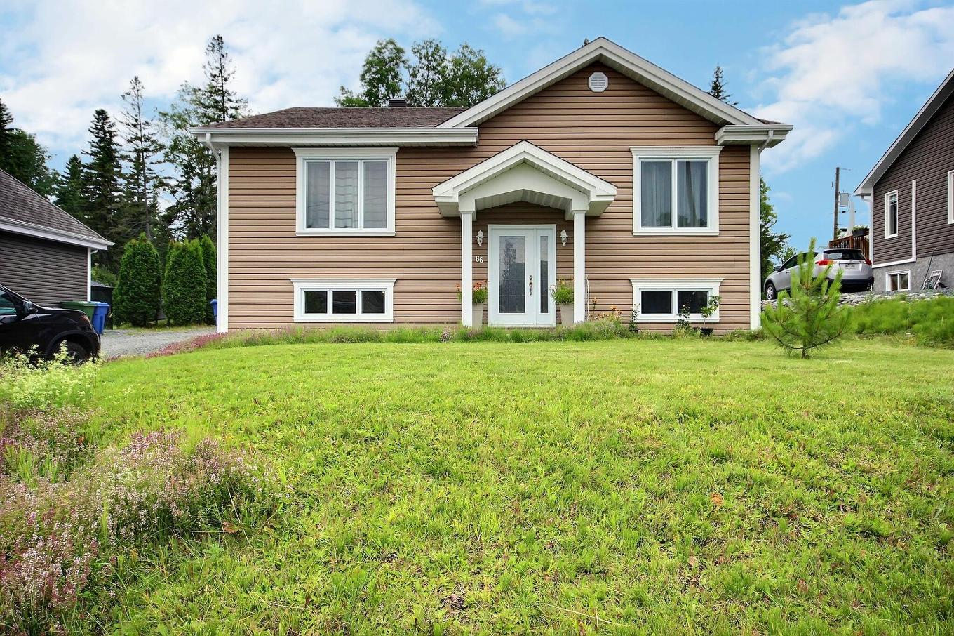 Frontage - 66 Av. Victor, Rouyn-Noranda, QC - Outdoor