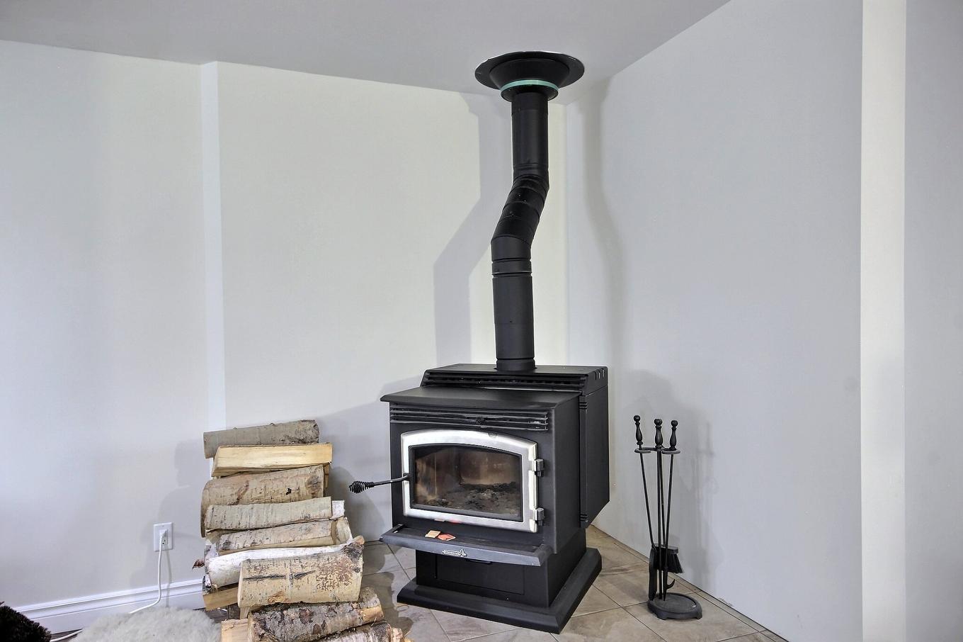Other - 66 Av. Victor, Rouyn-Noranda, QC - Indoor With Fireplace