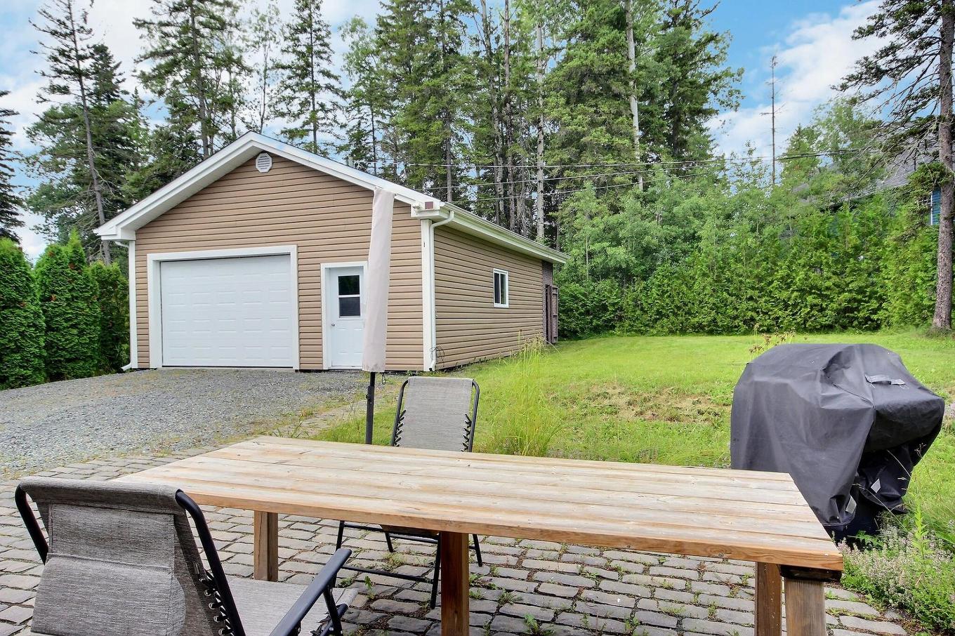 Garage - 66 Av. Victor, Rouyn-Noranda, QC - Outdoor