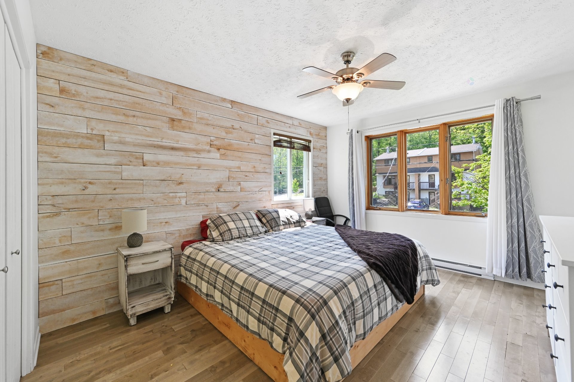 Master Bedroom - 134 - 134A Ch. Bernier, Sutton, QC - Indoor Photo Showing Bedroom