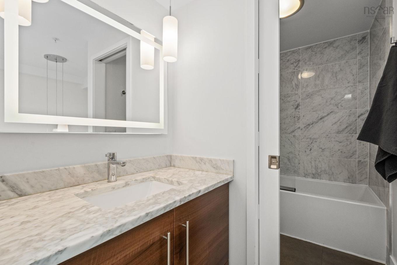 319 5662 Roberts Street, Halifax, NS