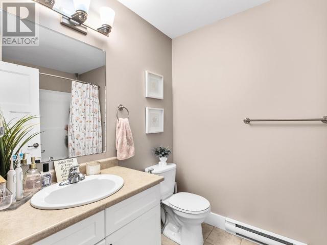 35-19 Wann Road, Whitehorse, YT - Indoor Photo Showing Bathroom