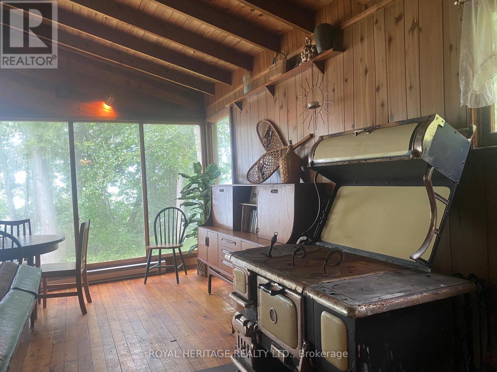 B40426 Shore Road, Brock, ON - Indoor