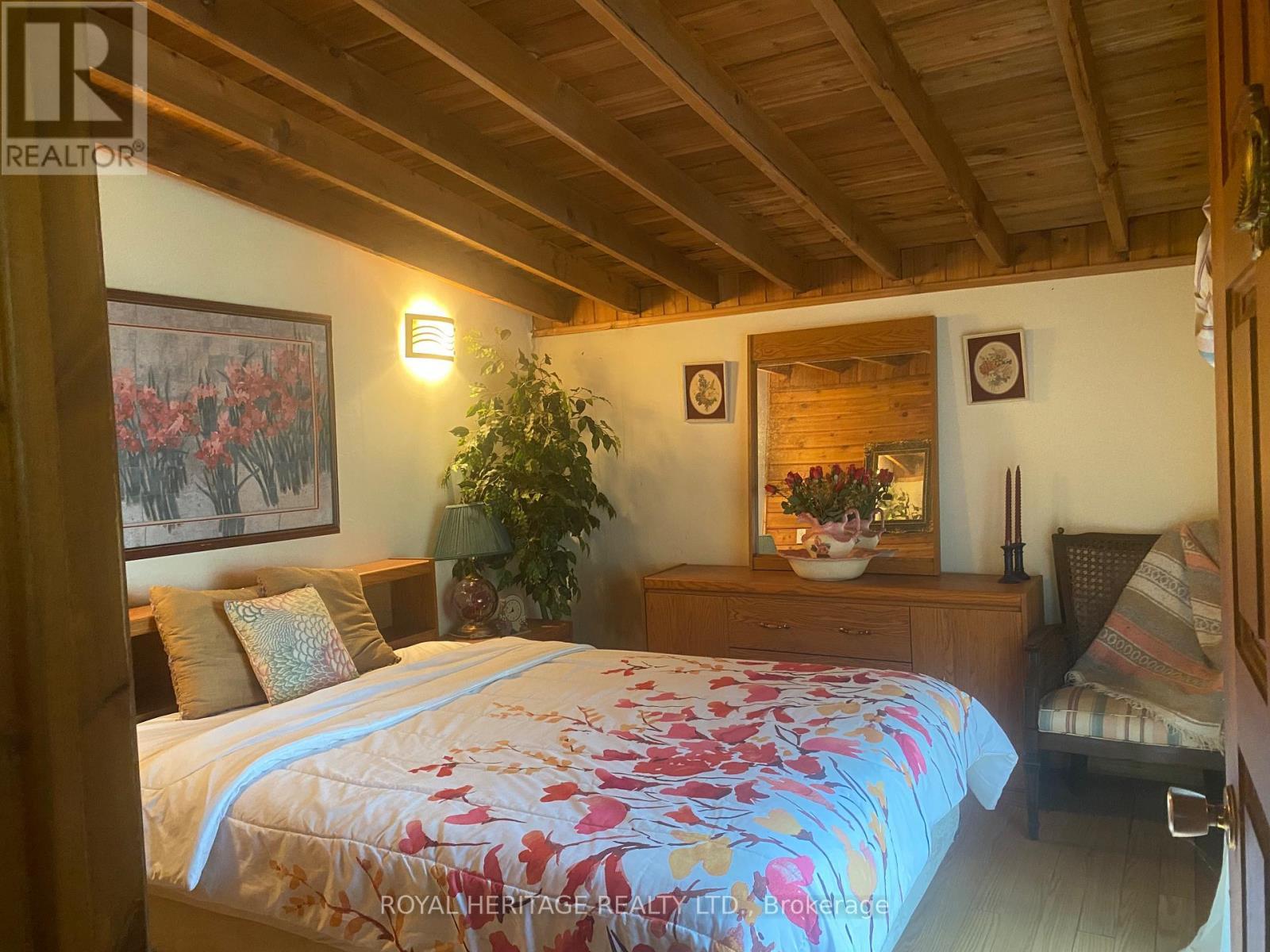 B40426 Shore Road, Brock, ON - Indoor Photo Showing Bedroom
