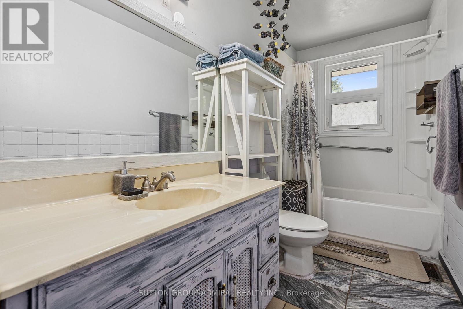 499 York Street, Brock, ON - Indoor Photo Showing Bathroom