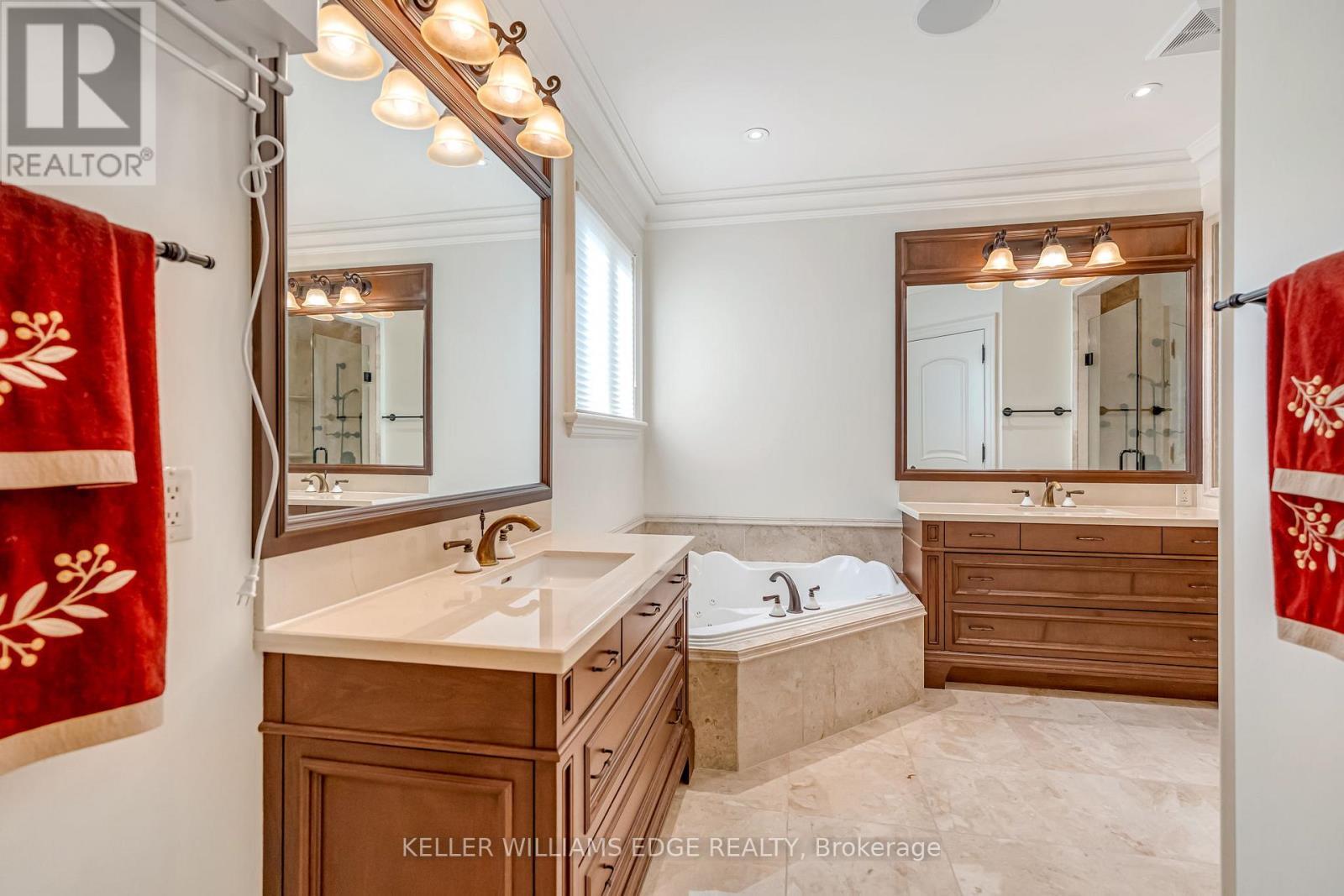 3122 Cedar Springs Road, Burlington, ON - Indoor Photo Showing Bathroom