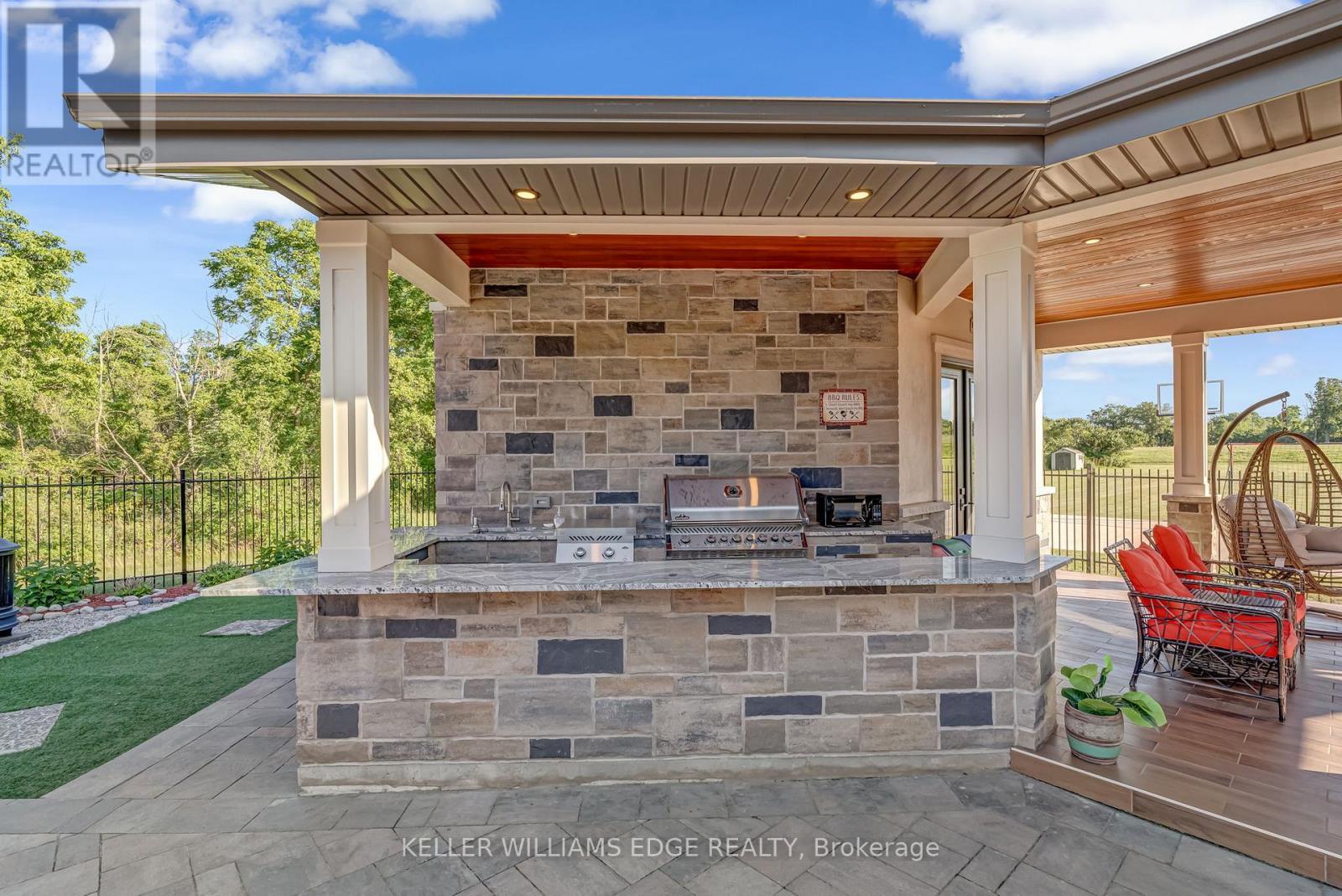 3122 Cedar Springs Road, Burlington, ON - Outdoor