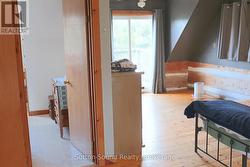 Bedroom access to main Bath -