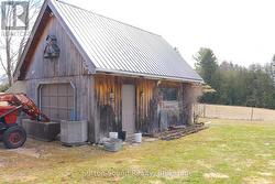 Spacious detached garage -