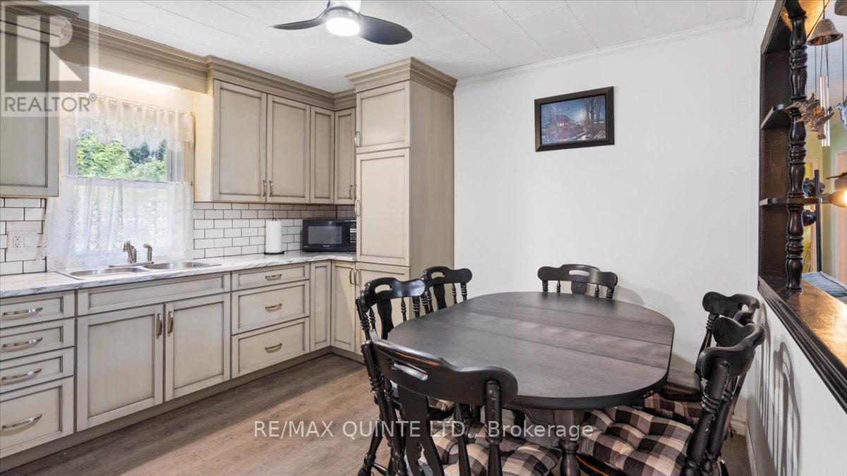 42 A Hawkins Bay Road, Tweed (Elzevir (Twp)), ON - Indoor Photo Showing Dining Room