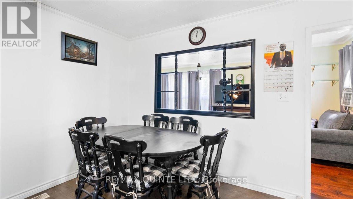42 A Hawkins Bay Road, Tweed (Elzevir (Twp)), ON - Indoor Photo Showing Dining Room