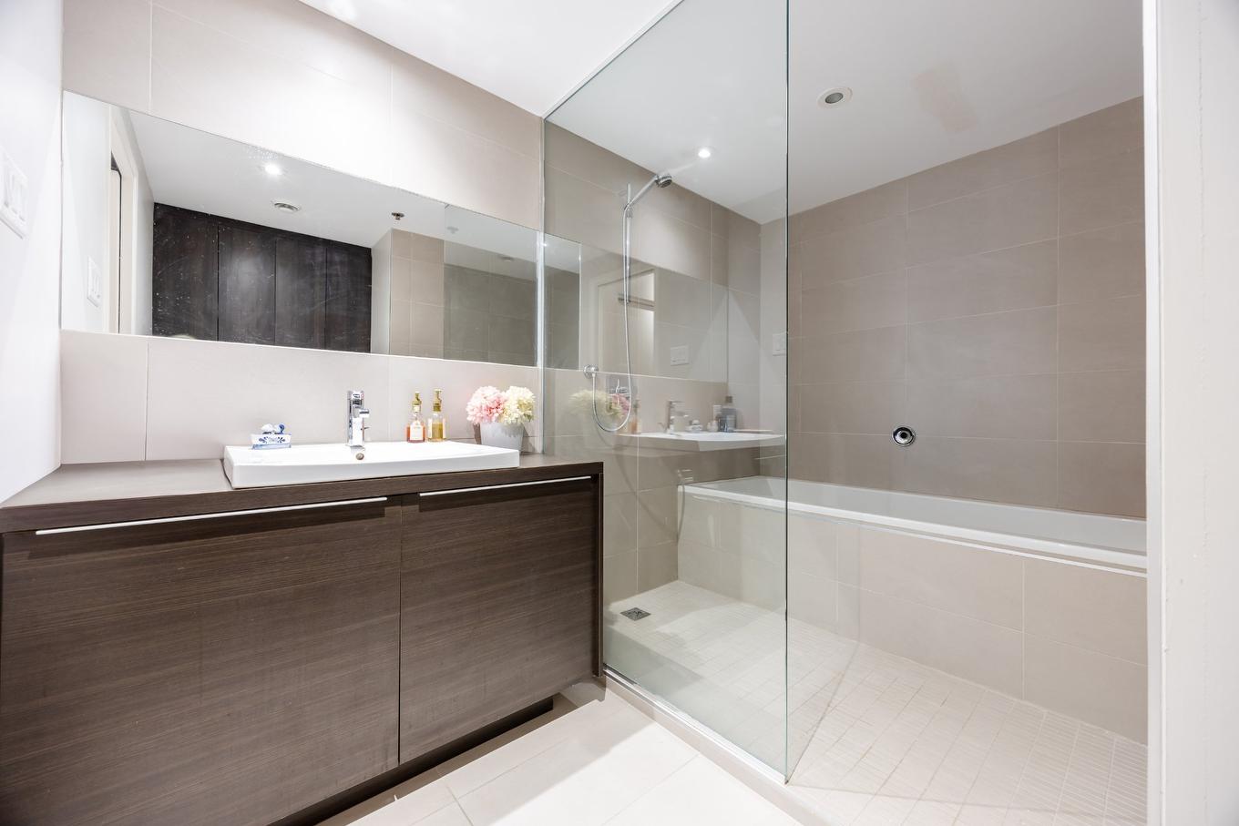 Bathroom - 105-9815 Boul. Leduc, Brossard, QC - Indoor Photo Showing Bathroom