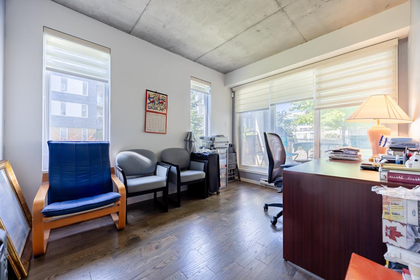 Office - 105-9815 Boul. Leduc, Brossard, QC - Indoor