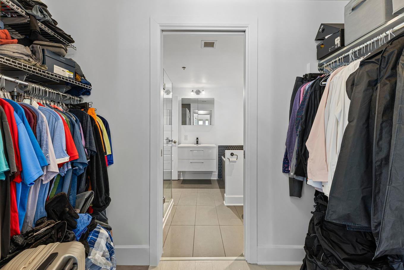 Penderie (Walk-in) - 907-1045 Rue Wellington, Montréal (Le Sud-Ouest), QC - Indoor With Storage