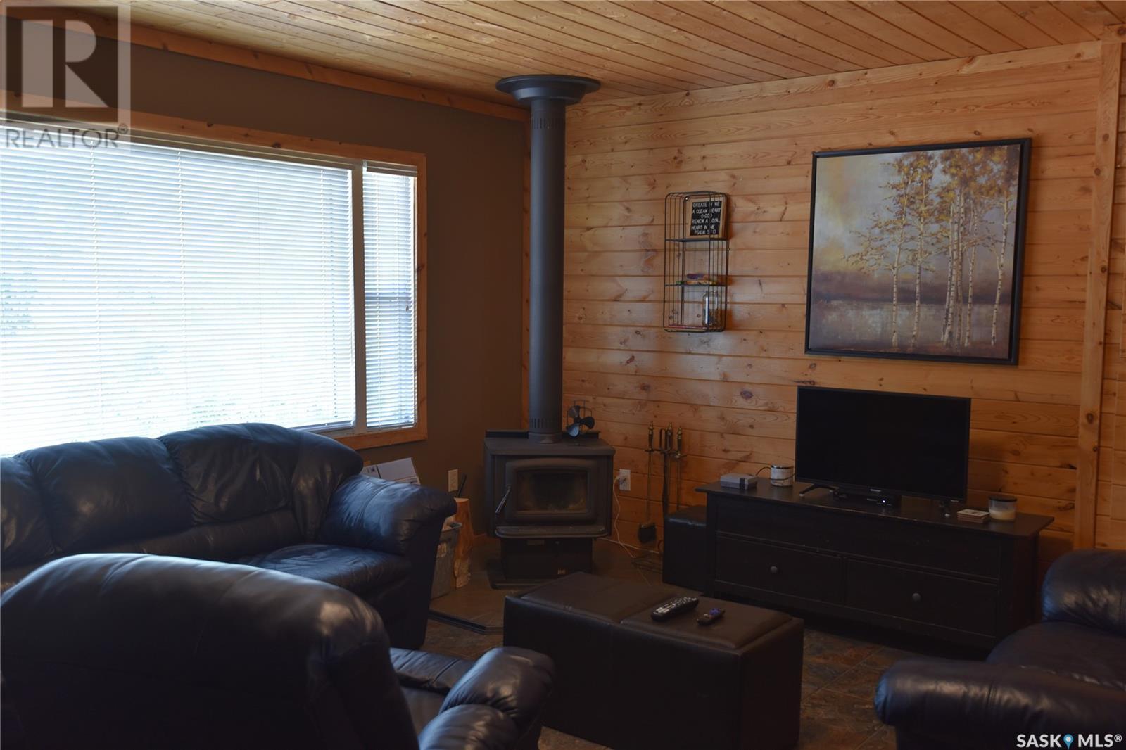 217 Birch Drive, Tobin Lake, SK - Indoor Photo Showing Living Room