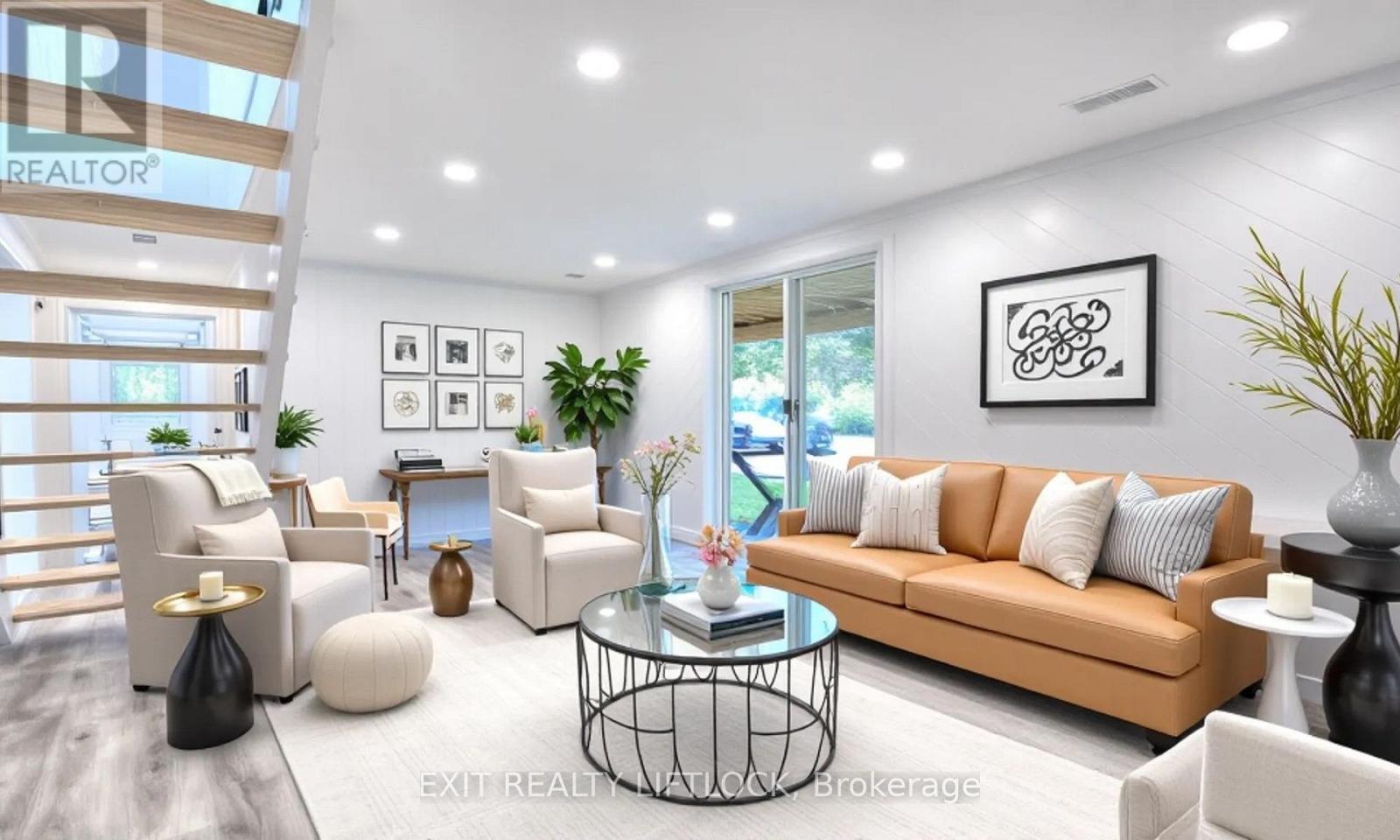 868 Addington Road, Brudenell, Lyndoch And Raglan, ON - Indoor Photo Showing Living Room