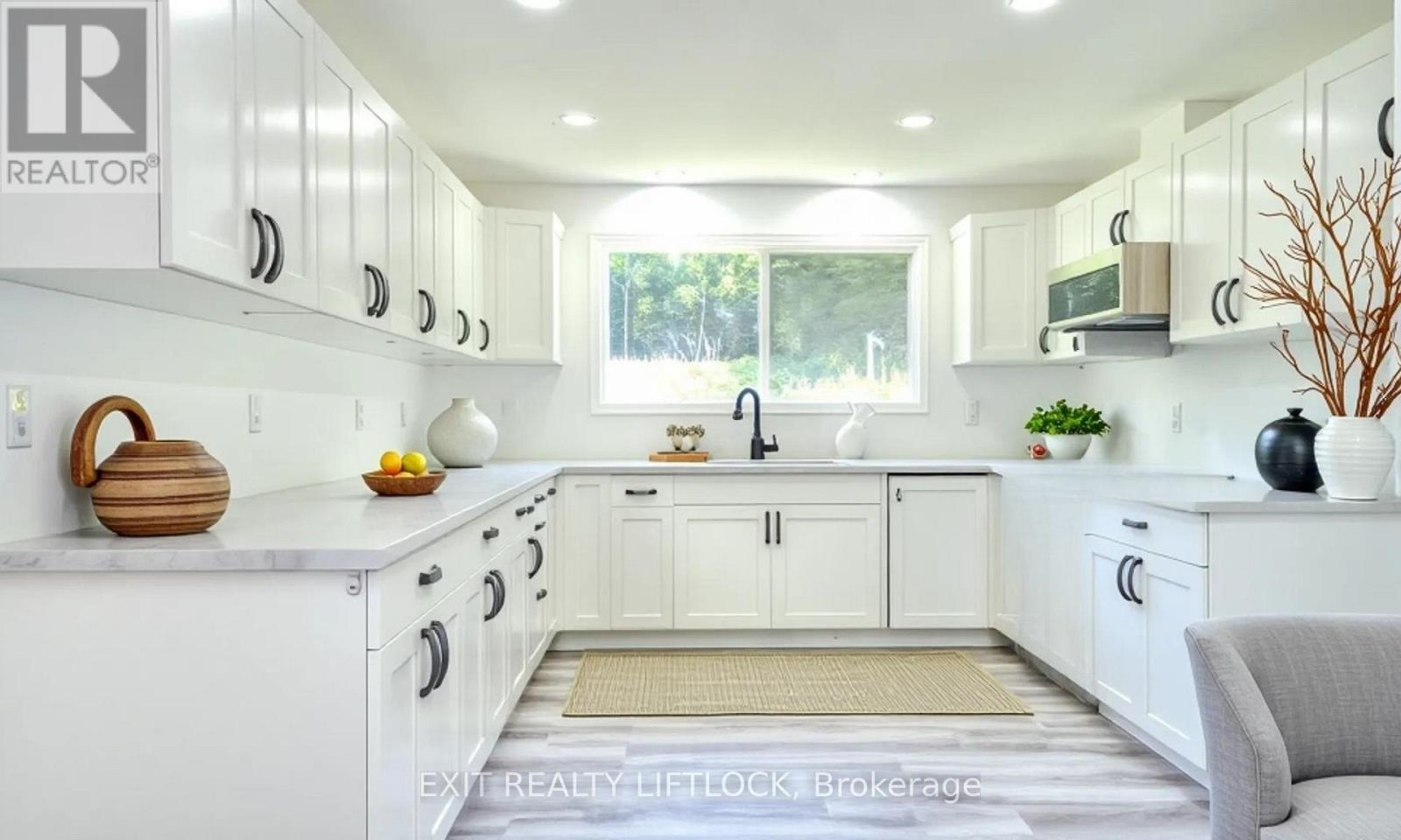 868 Addington Road, Brudenell, Lyndoch And Raglan, ON - Indoor Photo Showing Kitchen With Upgraded Kitchen