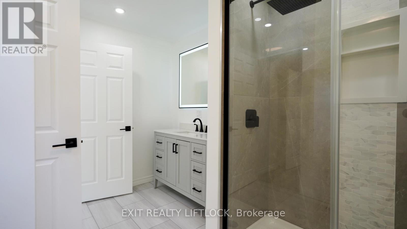 868 Addington Road, Brudenell, Lyndoch And Raglan, ON - Indoor Photo Showing Bathroom