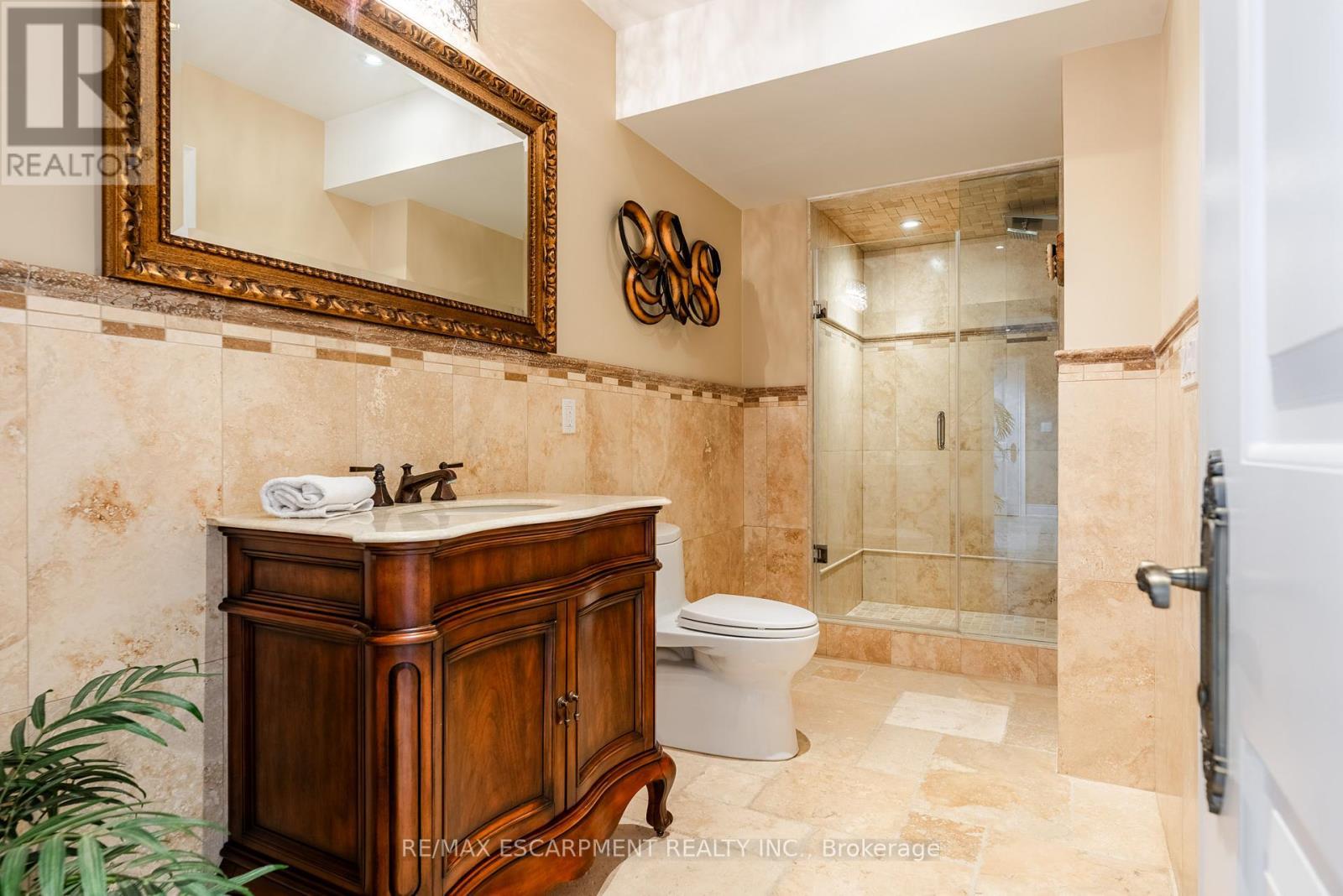 2594 Bluffs Way, Burlington, ON - Indoor Photo Showing Bathroom