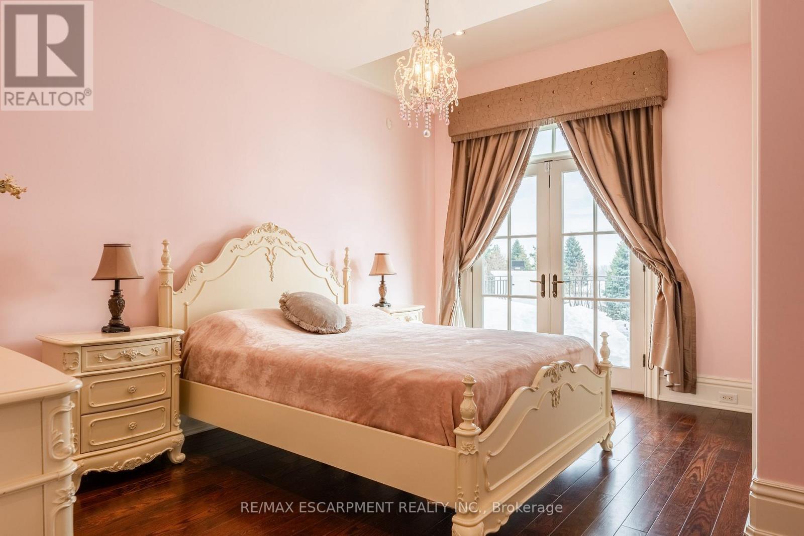2594 Bluffs Way, Burlington, ON - Indoor Photo Showing Bedroom