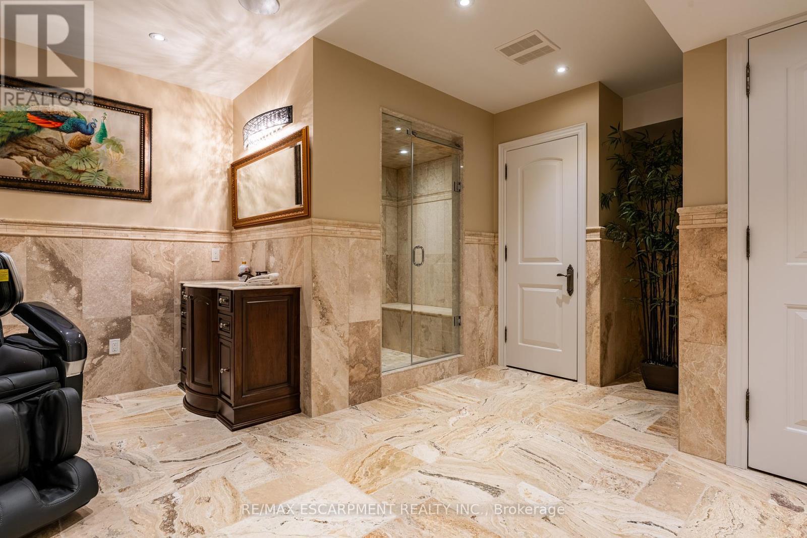 2594 Bluffs Way, Burlington, ON - Indoor Photo Showing Other Room