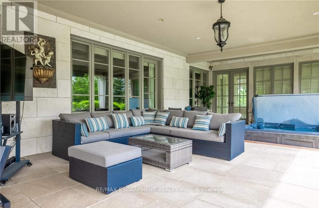 2594 Bluffs Way, Burlington, ON - With Exterior