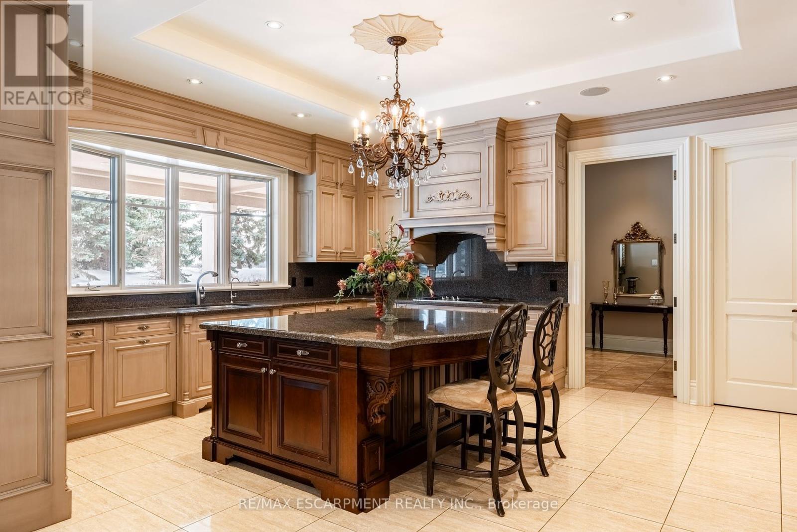 2594 Bluffs Way, Burlington, ON - Indoor Photo Showing Other Room