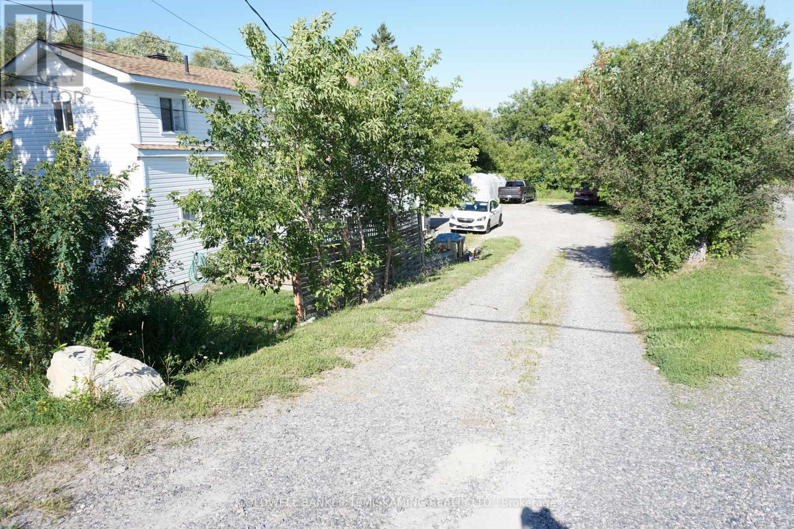 Driveway - 293 Meridian Avenue, Temiskaming Shores (Haileybury), ON - Outdoor