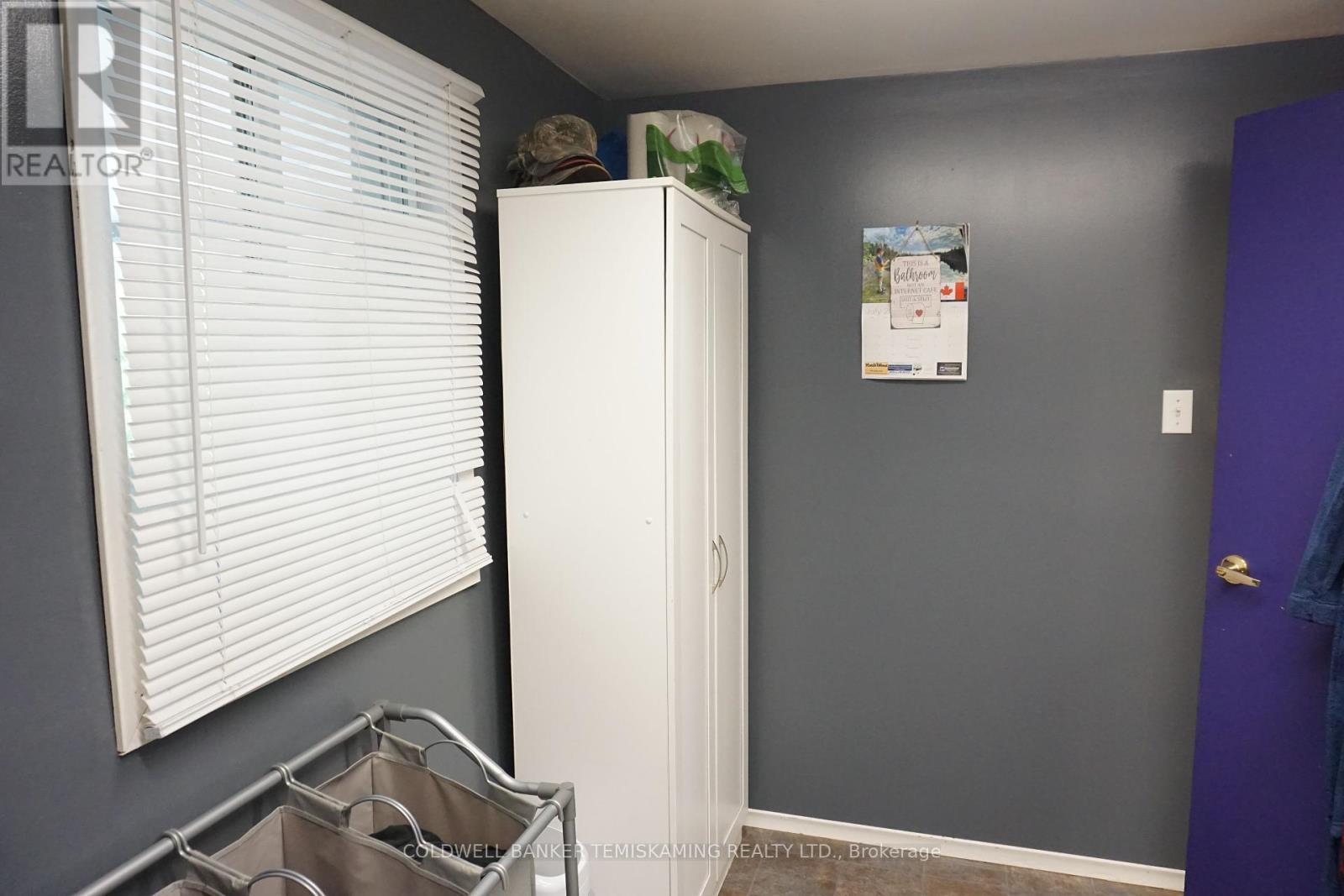 Unit 1-Bathroom - 293 Meridian Avenue, Temiskaming Shores (Haileybury), ON - Indoor Photo Showing Other Room