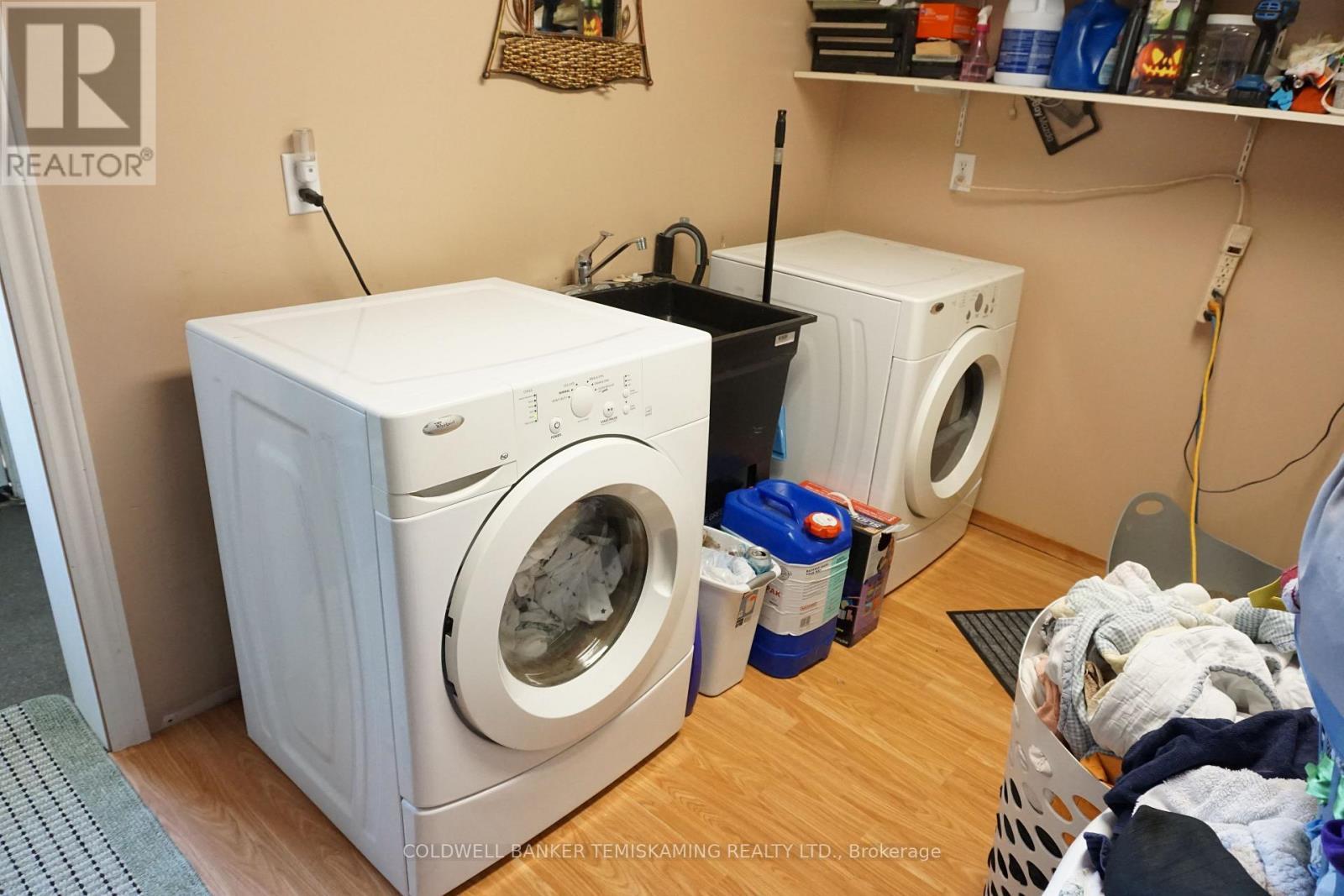 Unit 2-Main Floor Laundry - 293 Meridian Avenue, Temiskaming Shores (Haileybury), ON - Indoor Photo Showing Laundry Room
