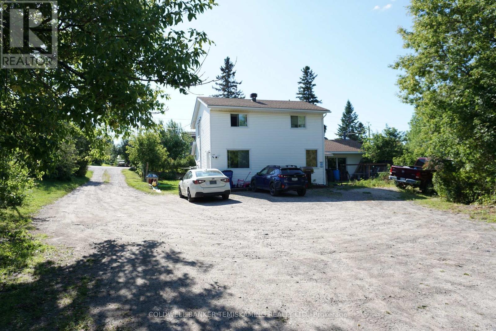 Large Parking Area - 293 Meridian Avenue, Temiskaming Shores (Haileybury), ON - Outdoor