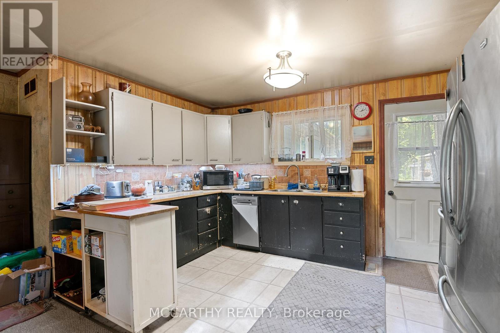 21 Mccutcheon Road, Mulmur, ON - Indoor Photo Showing Kitchen