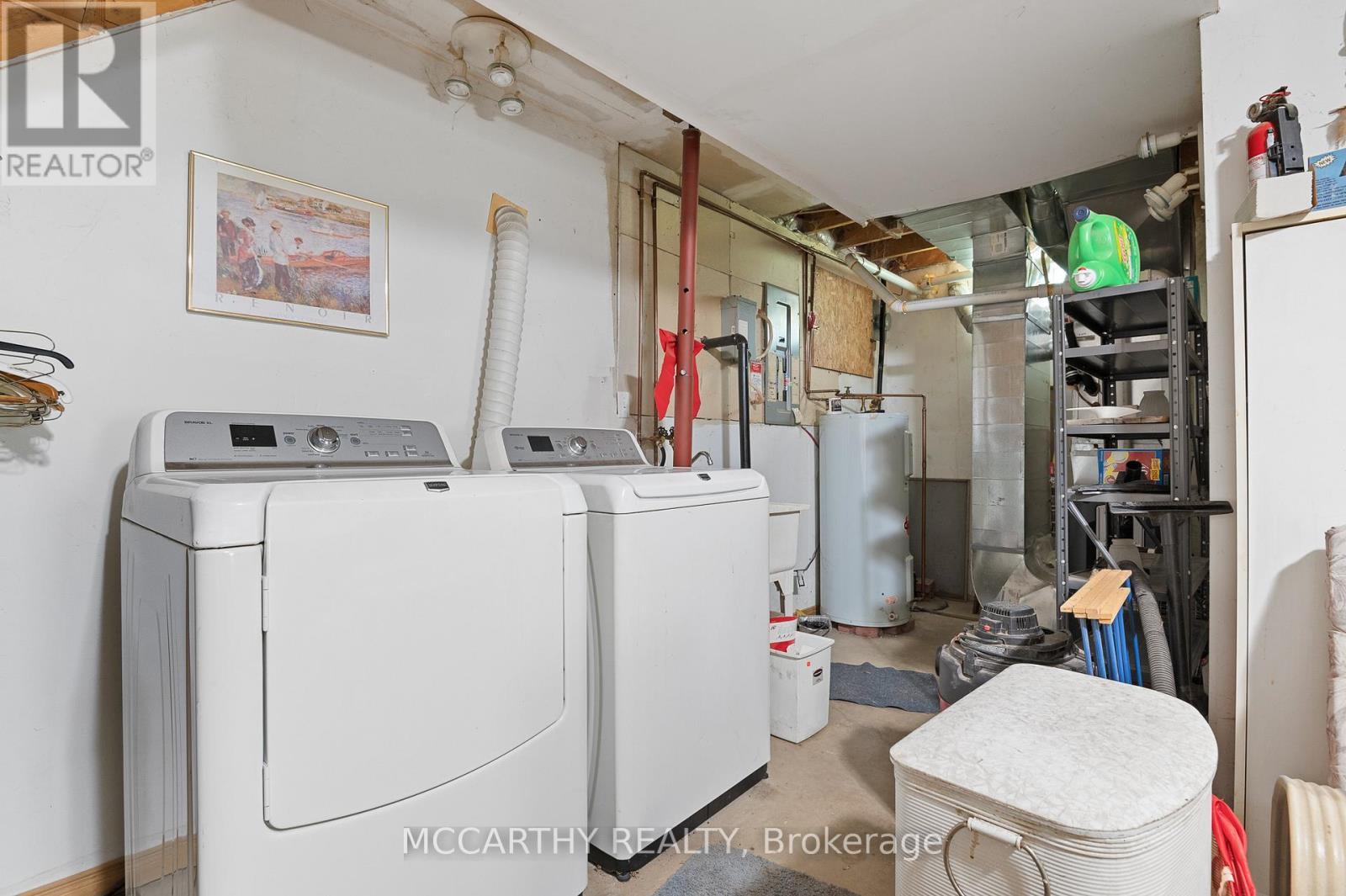 21 Mccutcheon Road, Mulmur, ON - Indoor Photo Showing Laundry Room