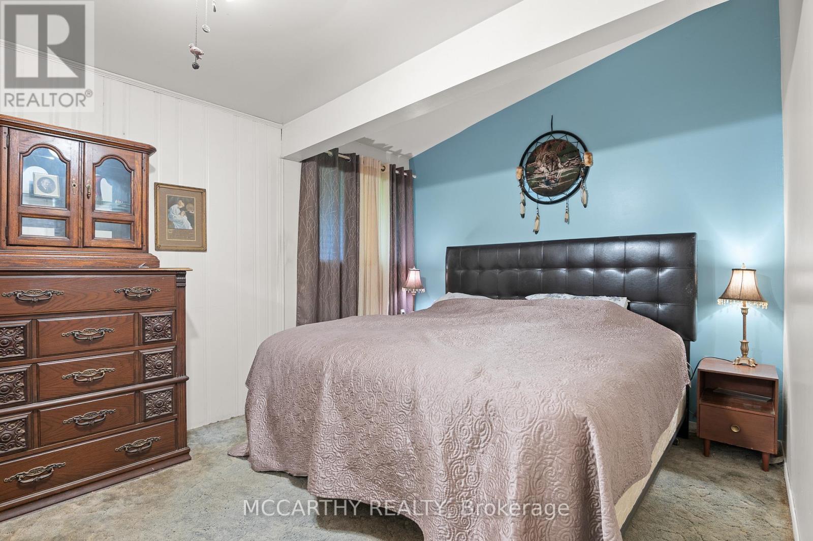 21 Mccutcheon Road, Mulmur, ON - Indoor Photo Showing Bedroom