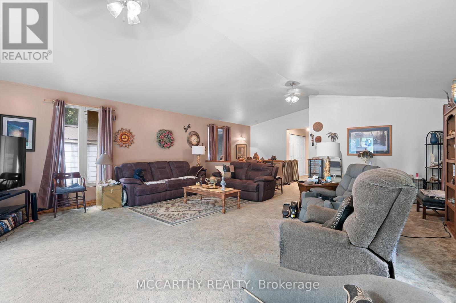 21 Mccutcheon Road, Mulmur, ON - Indoor Photo Showing Living Room